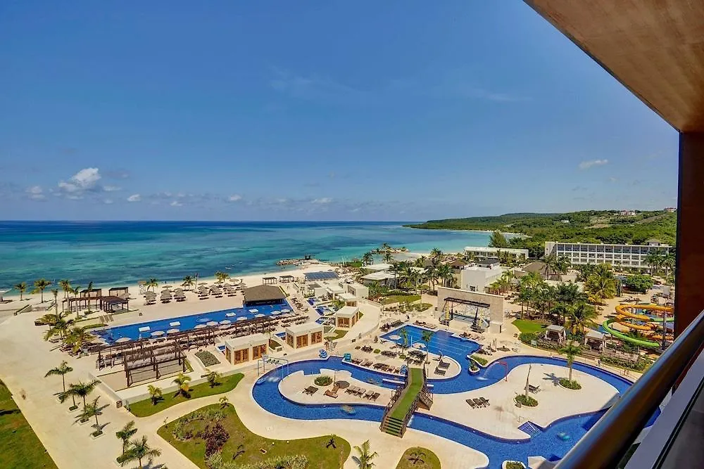 Royalton Blue Waters Montego Bay, An Autograph Collection All-Inclusive Resort 法尔茅斯